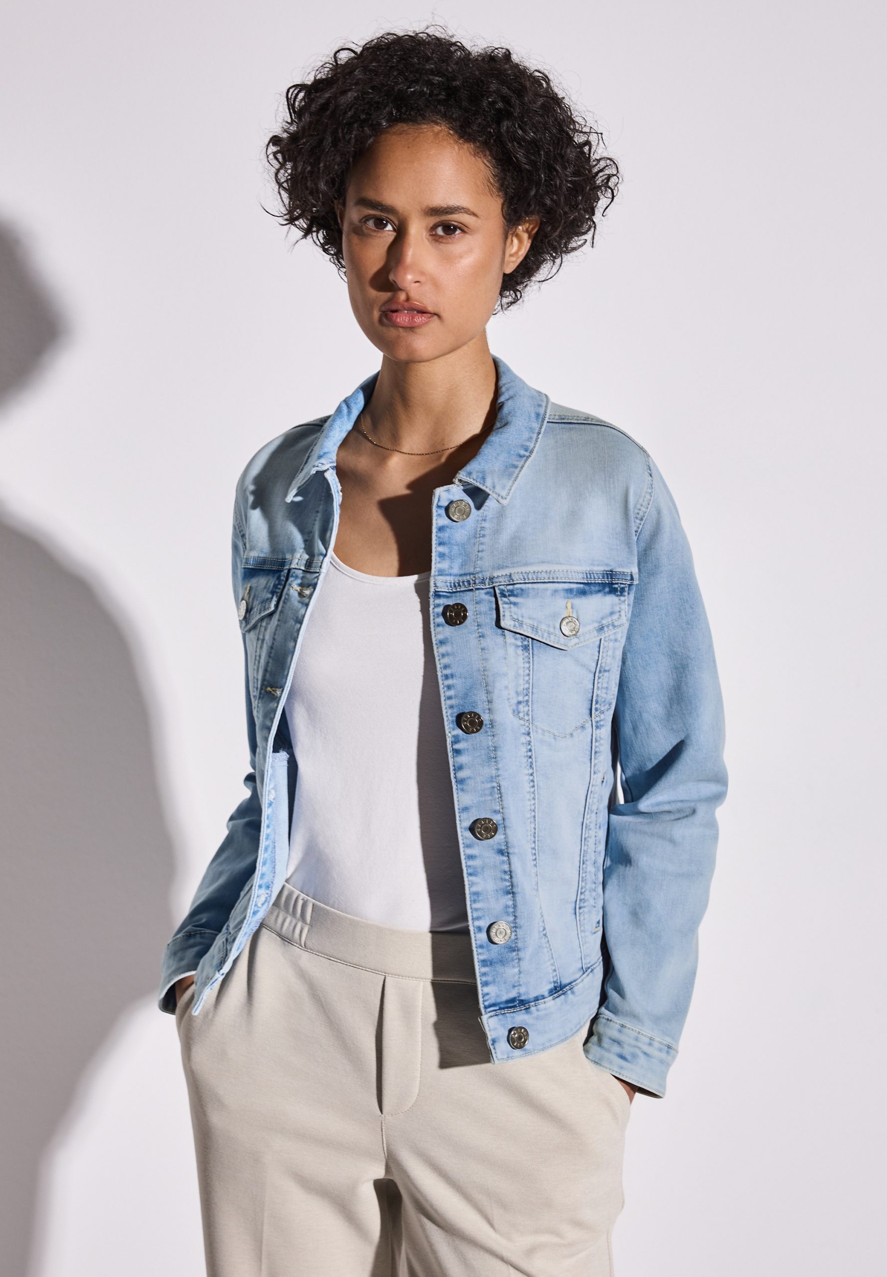damen-jeansjacke-570ecw-1.jpg