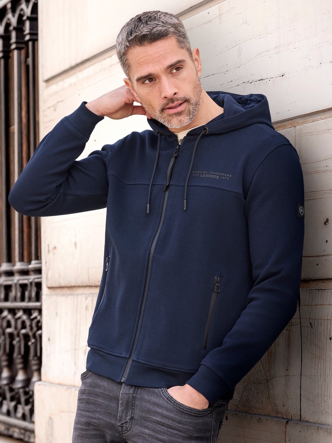 sweatjacke-022zxx-1.jpg
